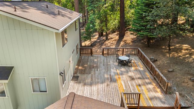 6121 Salmon Way, Pollock Pines, CA 95726