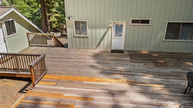 6121 Salmon Way, Pollock Pines, CA 95726
