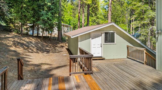 6121 Salmon Way, Pollock Pines, CA 95726