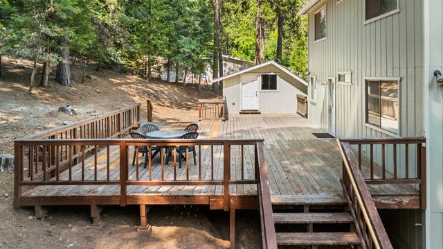 6121 Salmon Way, Pollock Pines, CA 95726