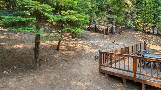 6121 Salmon Way, Pollock Pines, CA 95726