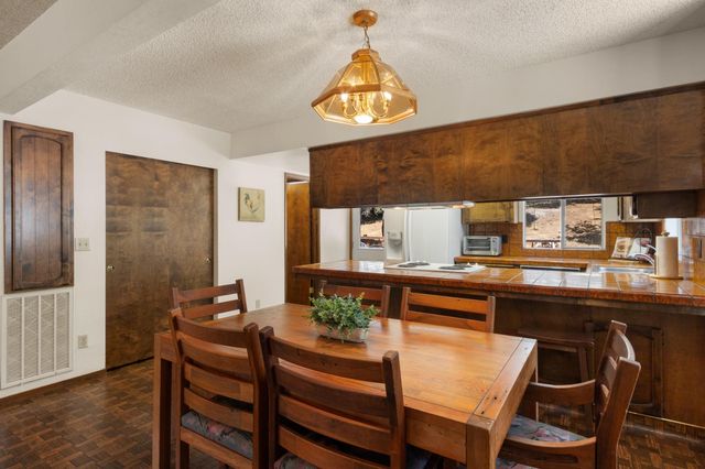6121 Salmon Way, Pollock Pines, CA 95726
