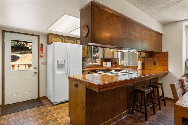 6121 Salmon Way, Pollock Pines, CA 95726