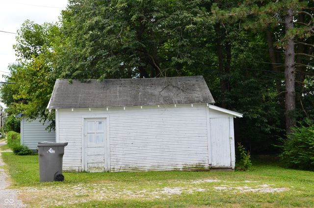 1303 E Castle Avenue, Indianapolis, IN 46227