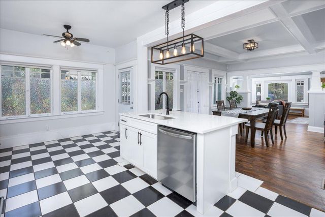 3200 San Carlos Way, Sacramento, CA 95817