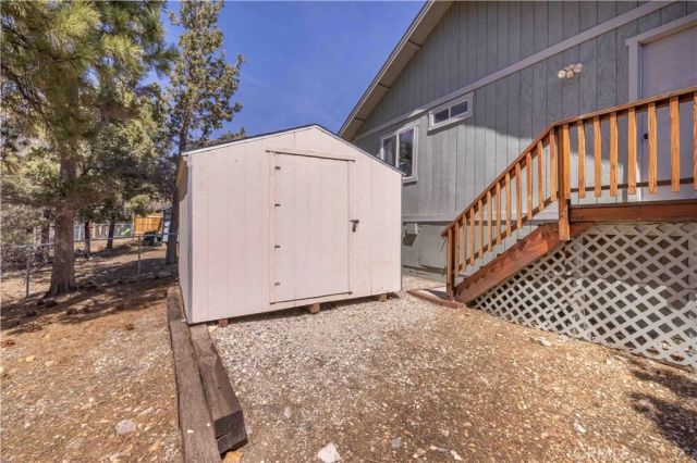 196 Sunset Lane, Sugarloaf, CA 92386