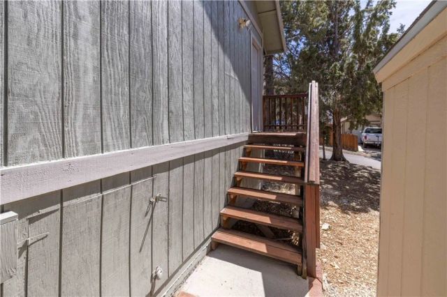 196 Sunset Lane, Sugarloaf, CA 92386