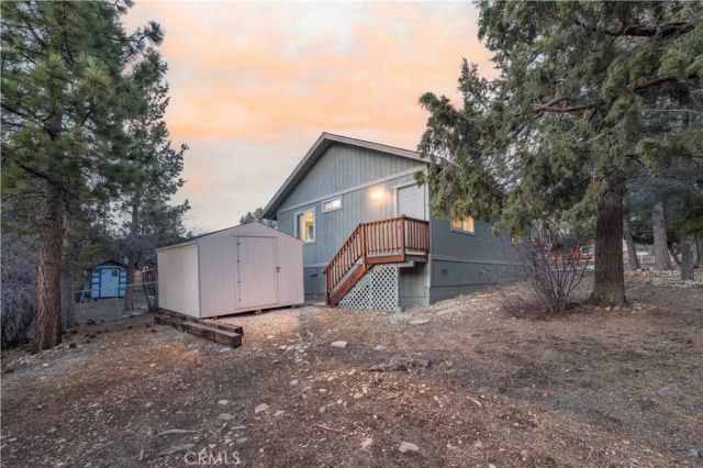 196 Sunset Lane, Sugarloaf, CA 92386