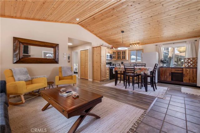 196 Sunset Lane, Sugarloaf, CA 92386