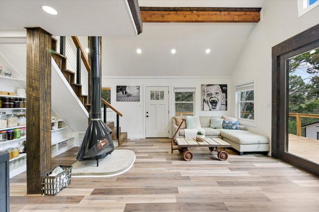 21112 Brewer LN, Lago Vista, TX 78645