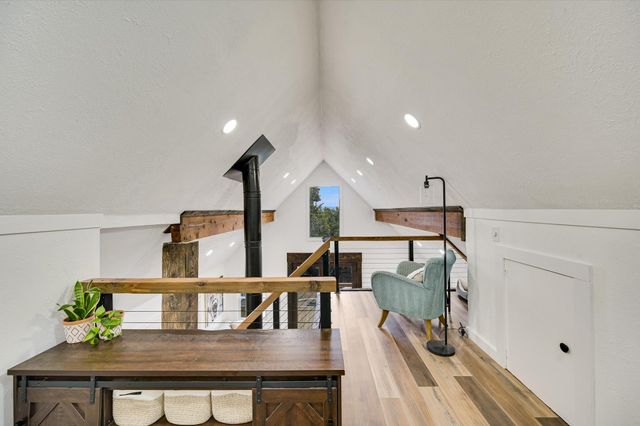 21112 Brewer LN, Lago Vista, TX 78645