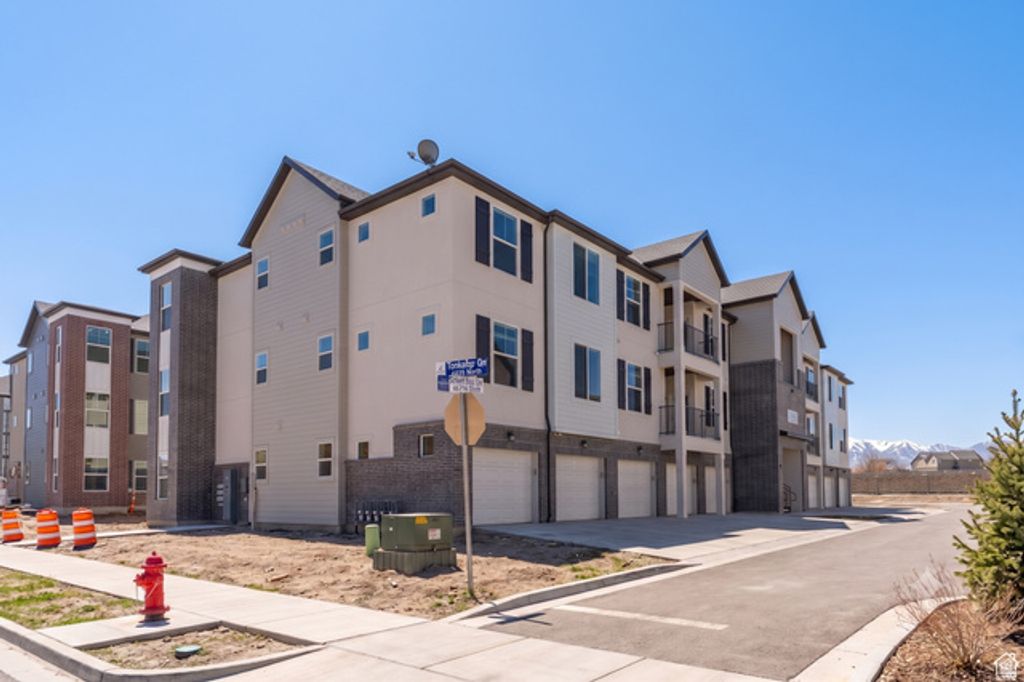 4715 W DEARING LN #LL203, Riverton, UT 84096 — exterior