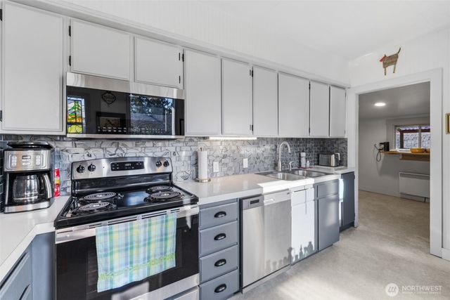 1107 W 16th Street, Port Angeles, WA 98363