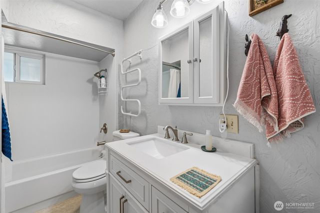 1107 W 16th Street, Port Angeles, WA 98363