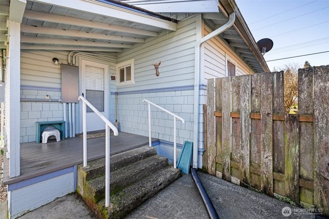 1107 W 16th Street, Port Angeles, WA 98363