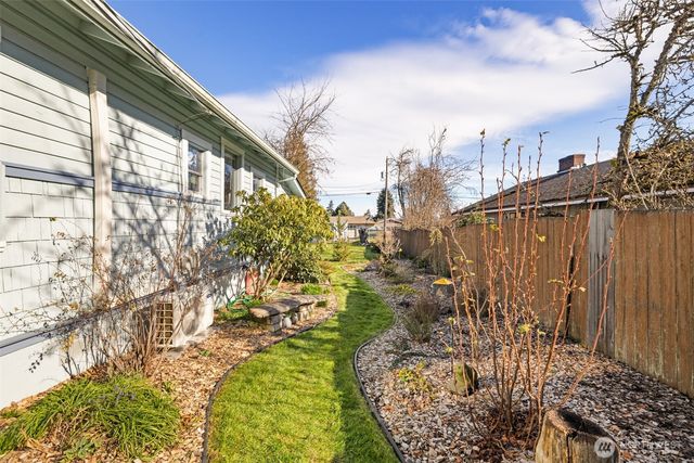 1107 W 16th Street, Port Angeles, WA 98363