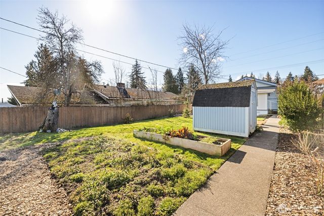 1107 W 16th Street, Port Angeles, WA 98363