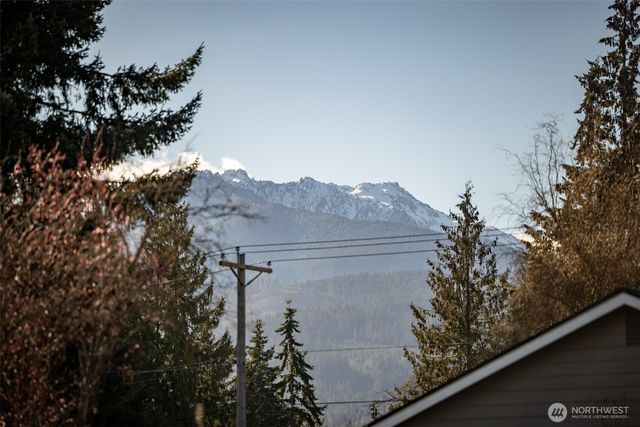 1107 W 16th Street, Port Angeles, WA 98363