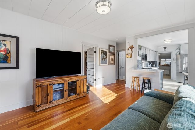 1107 W 16th Street, Port Angeles, WA 98363