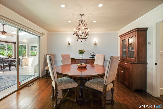 70 Chestnut Hill Lane, Stamford, CT 06903
