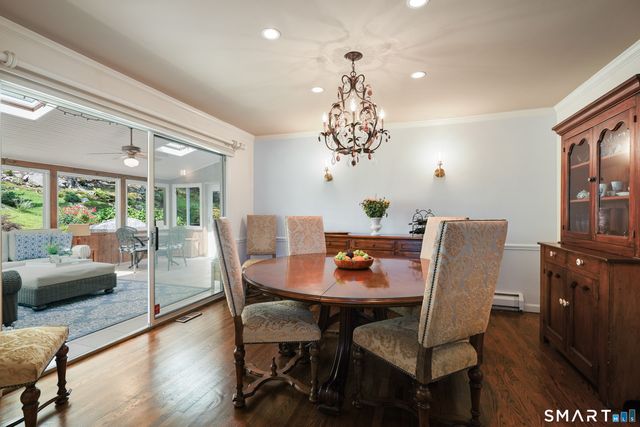 70 Chestnut Hill Lane, Stamford, CT 06903