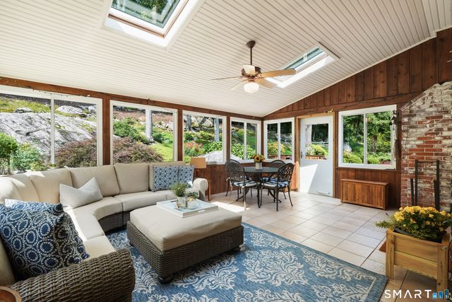 70 Chestnut Hill Lane, Stamford, CT 06903