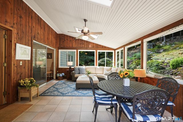 70 Chestnut Hill Lane, Stamford, CT 06903