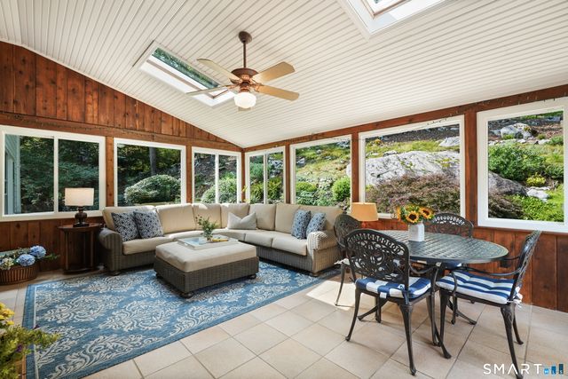 70 Chestnut Hill Lane, Stamford, CT 06903