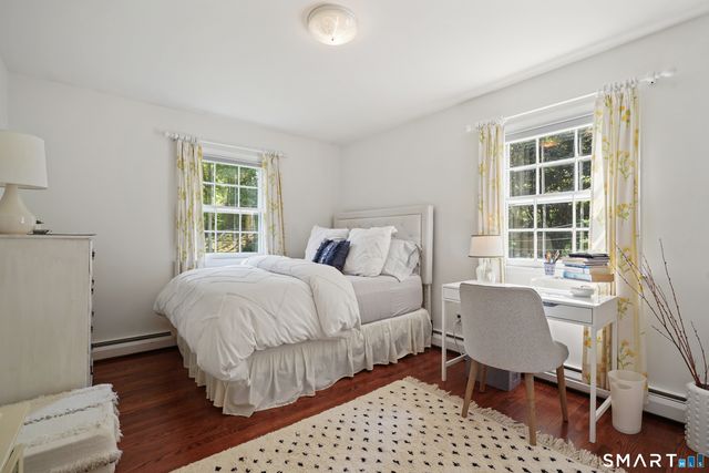 70 Chestnut Hill Lane, Stamford, CT 06903