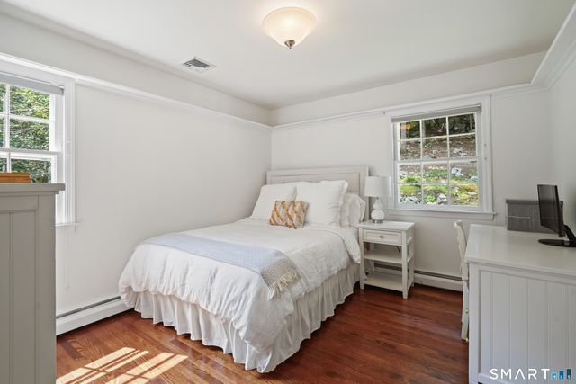 70 Chestnut Hill Lane, Stamford, CT 06903