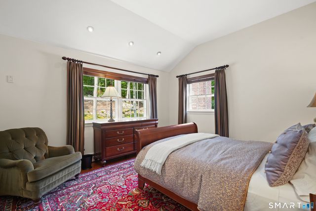 70 Chestnut Hill Lane, Stamford, CT 06903