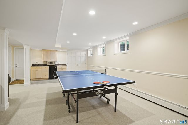 70 Chestnut Hill Lane, Stamford, CT 06903
