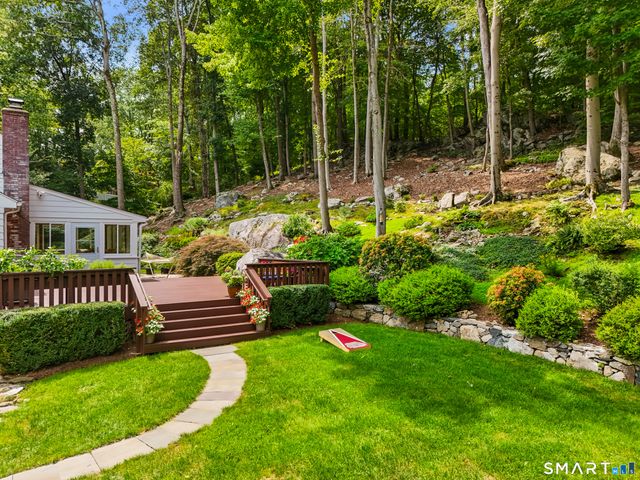 70 Chestnut Hill Lane, Stamford, CT 06903