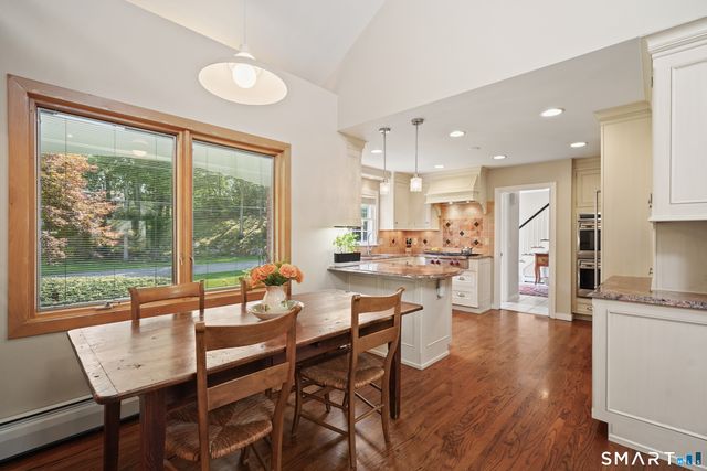 70 Chestnut Hill Lane, Stamford, CT 06903