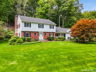 70 Chestnut Hill Lane, Stamford, CT 06903