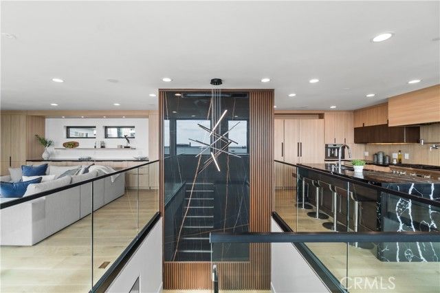 214 El Porto Street, Manhattan Beach, CA 90266