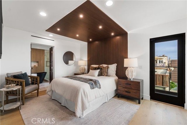 214 El Porto Street, Manhattan Beach, CA 90266