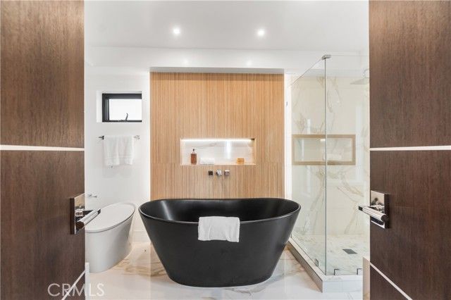 214 El Porto Street, Manhattan Beach, CA 90266