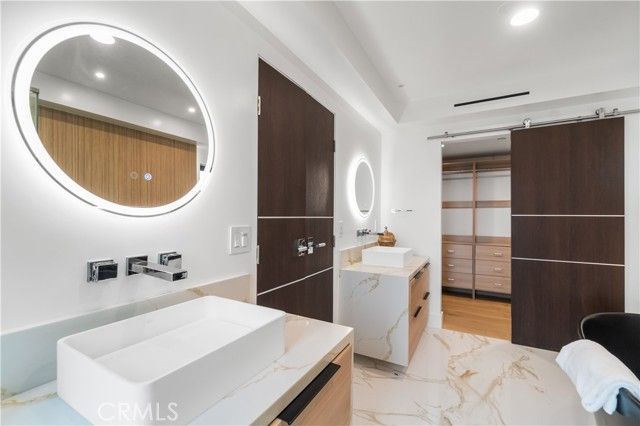 214 El Porto Street, Manhattan Beach, CA 90266