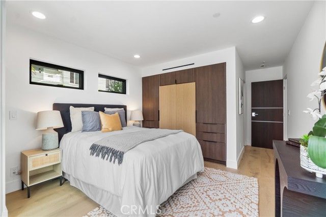 214 El Porto Street, Manhattan Beach, CA 90266