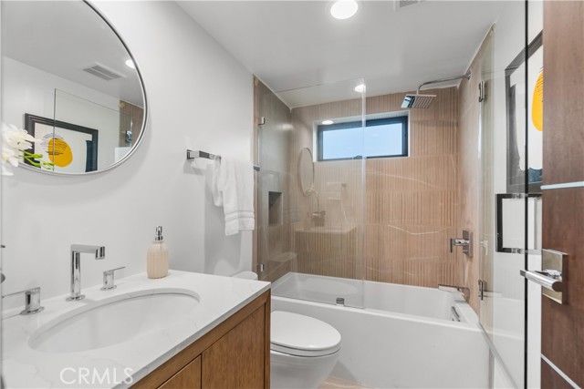 214 El Porto Street, Manhattan Beach, CA 90266