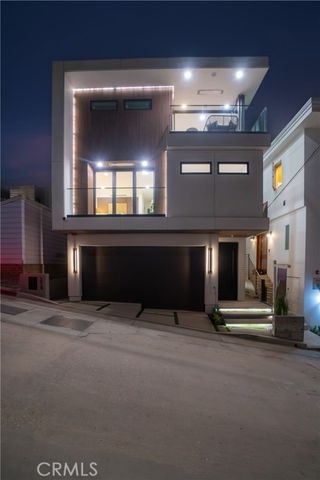 214 El Porto Street, Manhattan Beach, CA 90266