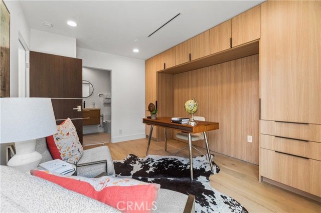 214 El Porto Street, Manhattan Beach, CA 90266