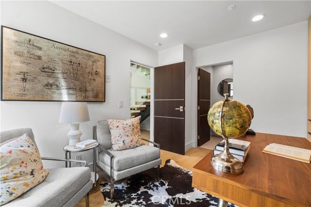 214 El Porto Street, Manhattan Beach, CA 90266