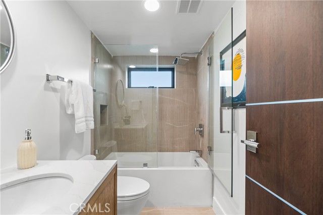 214 El Porto Street, Manhattan Beach, CA 90266