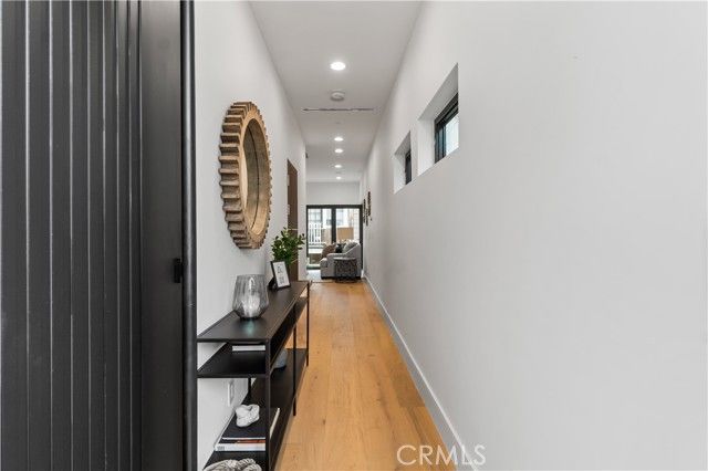 214 El Porto Street, Manhattan Beach, CA 90266