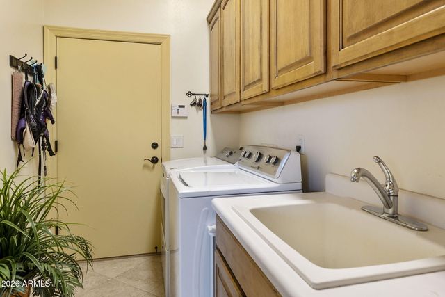 9439 E CAVALRY Drive, Scottsdale, AZ 85262