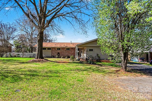 1107 Crestfield Drive, Lancaster, SC 29720