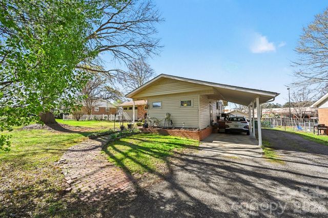 1107 Crestfield Drive, Lancaster, SC 29720