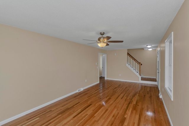 63 Hope St, Springfield, MA 01119